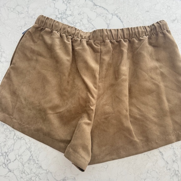 High-Rise Faux-Suede Pull-On Shorts from Universal Thread - NWT szXL - Picture 7 of 7